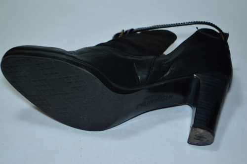 Velvet layered T-strap boot