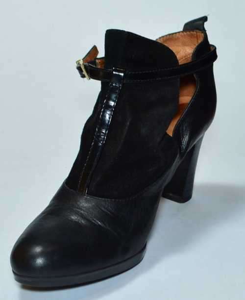 Velvet layered T-strap boot