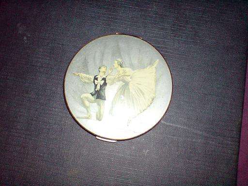 Stratton Ballerina Print Compact