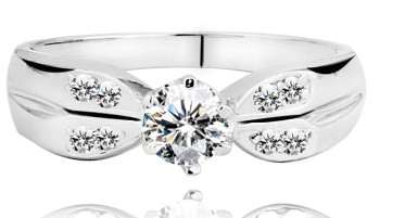 SWEET DIAMOND CZ ENGAGEMENT RING *in stock*