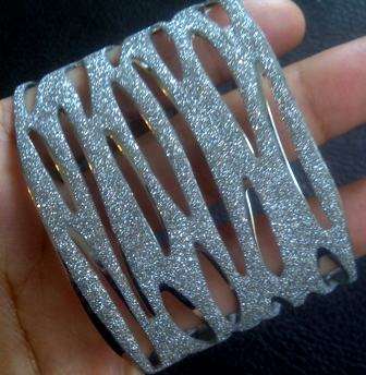 BROAD SILVER SPARKLING BANGLE