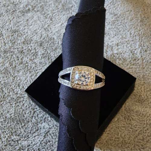 ***DAZZLING DUAL SHANK ETERNITY CYCLOPS 925 STERLING SILVER RING***