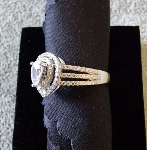 ***LUXURY PEAR SHAPE ETERNITY CLUSTER CZ 925 STERLING SILVER RING***