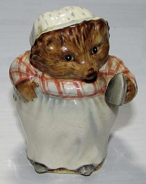 Beswick Beatrix Potter's Mrs Tiggy Winkle Figurine ( 1955 - 1972 )