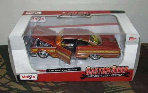 1:24 Scale Maisto Custom Shop 1960 Ford Starliner