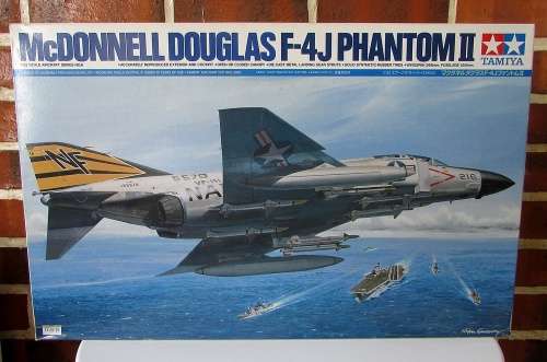 Tamiya - Massive 1:32 Mcdonnel Douglas F-4J Phantom II