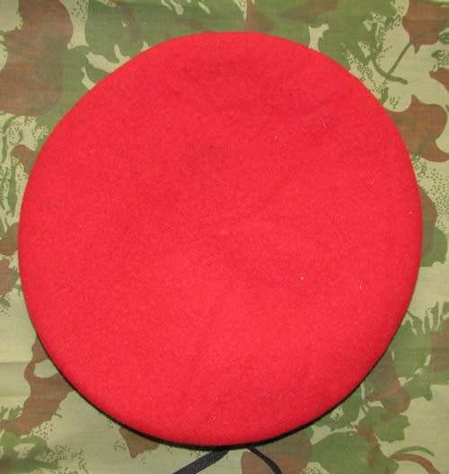 EFF Beret ( As New )