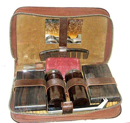 Vintage Shaving Set in Genuine Leather Case