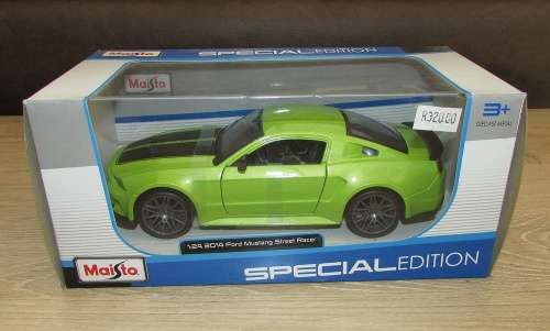 Maisto - 1:24 2014 Ford Mustang Street Racer