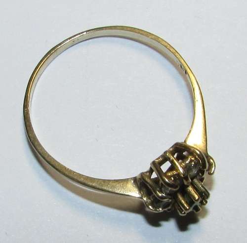 Ladie's 9CT Gold Ring with Stones - 1.5 Grams ( Stoned not Checked )