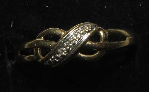 Ladie's 9CT Gold Ring with Stones - 1 Gram ( Stoned not Checked )