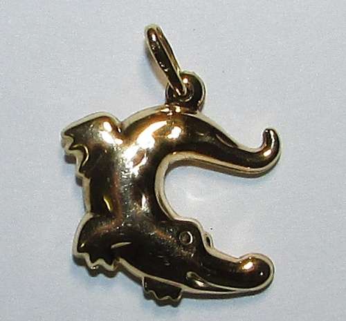 9ct Gold Charm ( Weights1.2 Grams )