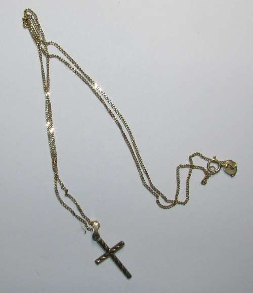 9ct Gold Necklace with Cross ( Weights 1.8 Grams )