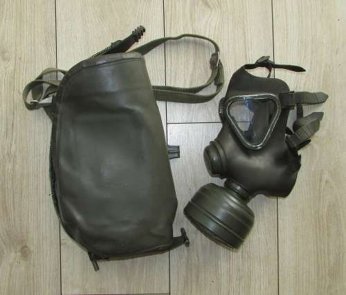 German - M42/45 Gas Mask with Carry Case