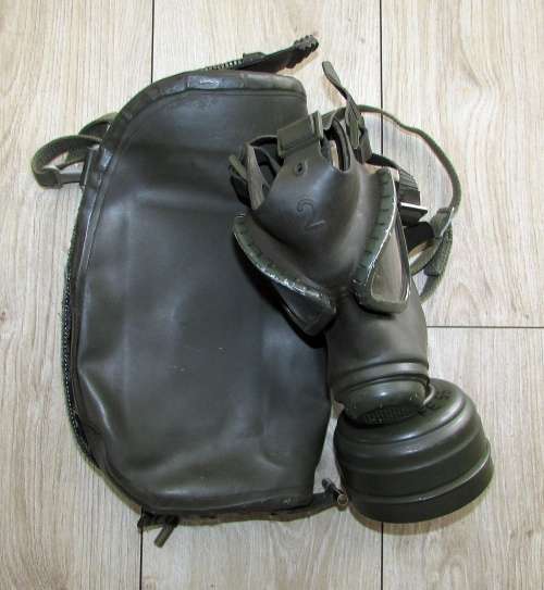 German - M42/45 Gas Mask with Carry Case