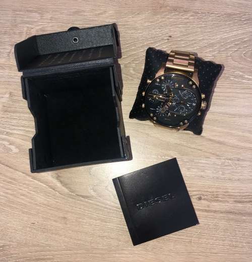 New Boxed - Diesel Men's Watch - Mr Daddy 2.0 Collection ( DZ7333 )