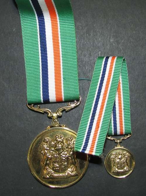 SADF - 9CT Gold Medal for Distinguished Conduct and Loyal Service Full Size Plus Miniature