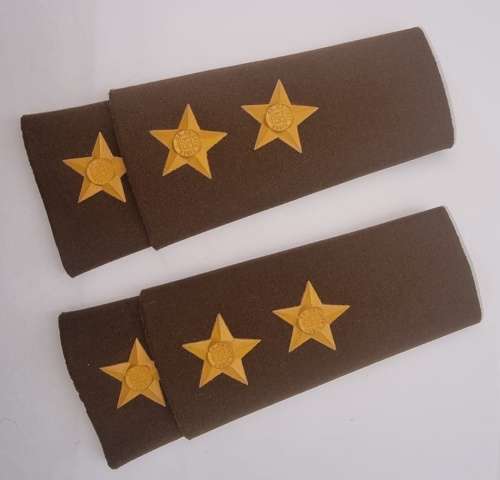 SADF - Lieutenant Rubberised Slip on Ranks ( Raised Stars - Bid Per Set )