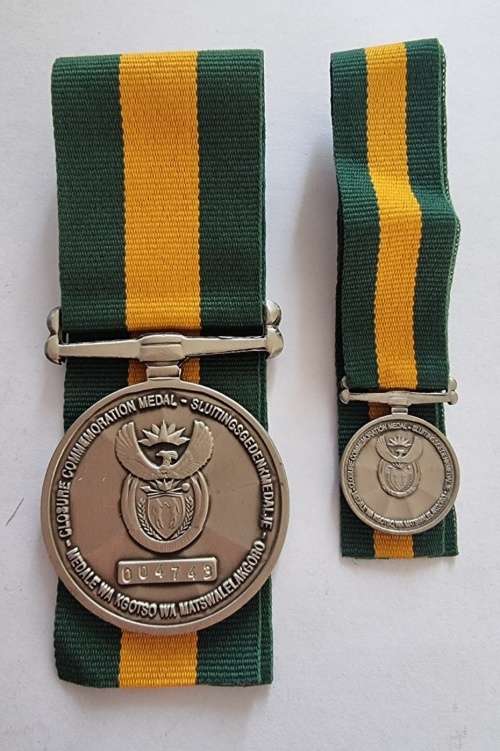 SADF - Full Size Commando Closure Medal with Miniature