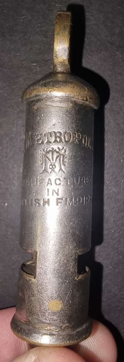 Vintage Whistle -Metropolitan