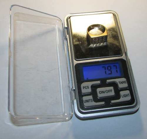 ( Reduced )Stunning - Chunky 9CT Gold (Sterns) Men`s Ring with 12 Diamonds - Total Weight 8 Grams