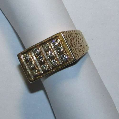 ( Reduced )Stunning - Chunky 9CT Gold (Sterns) Men`s Ring with 12 Diamonds - Total Weight 8 Grams