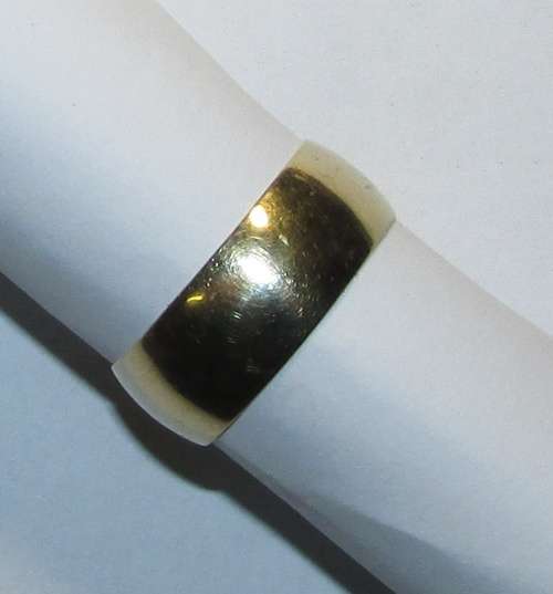 Stunning - 9CT Gold Men`s Band - Total Weight 5,40 Grams