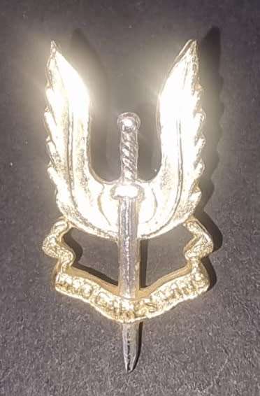 Rhodesia - Special Air Services (SAS) Adonised Metal Beret Badge