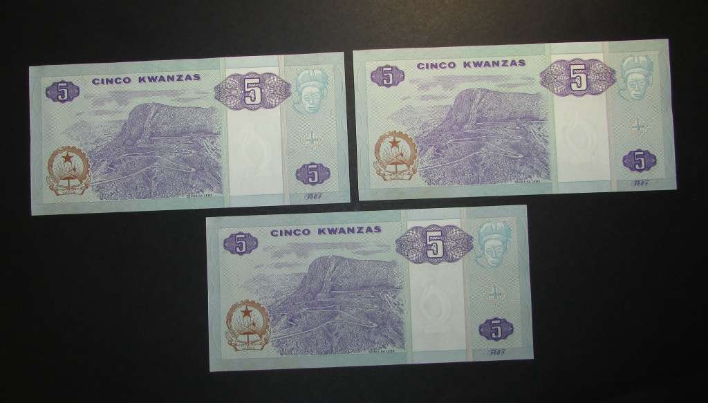 Angola - 3 by 5 Kwanza Notes in Sequence