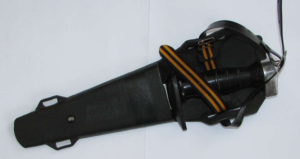 Vintage Play Right Divers Knife with Sheath