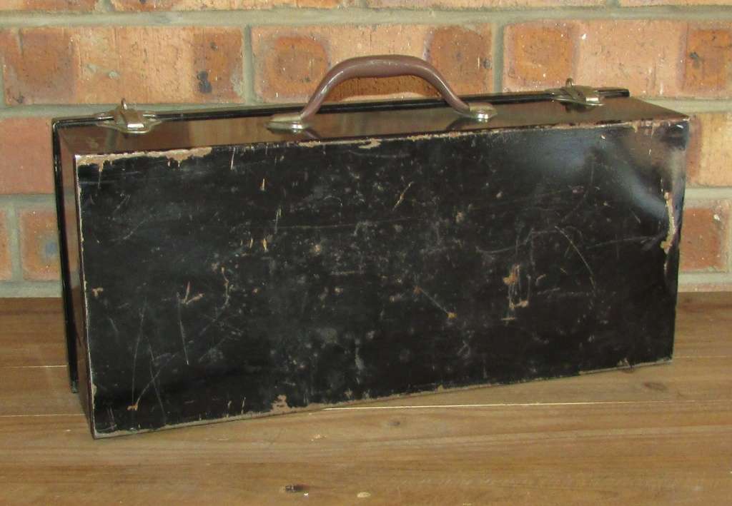 SADF - Metal Medical Box with Content