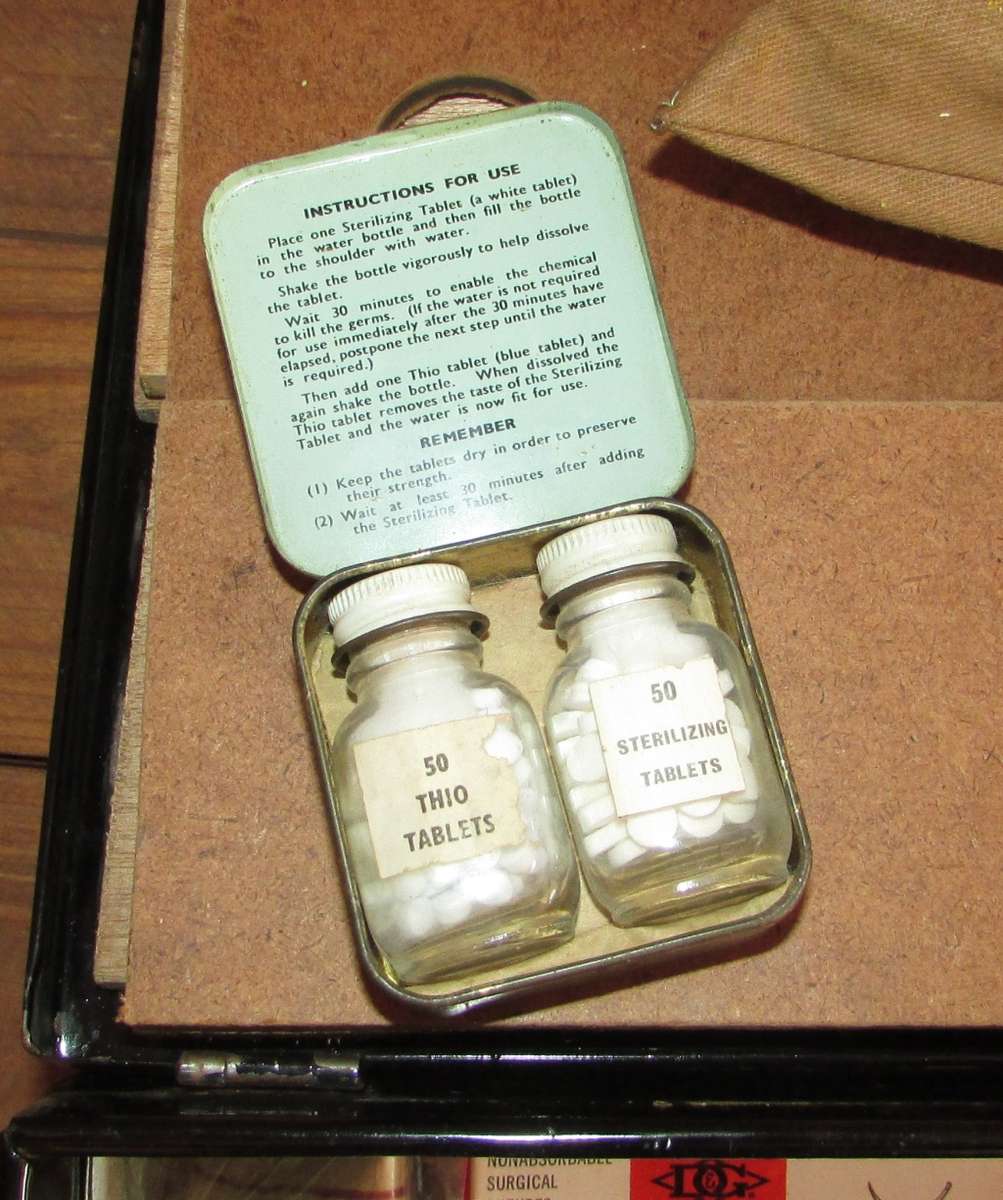 SADF - Metal Medical Box with Content