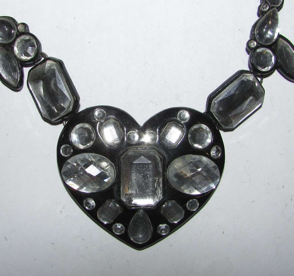 Cosutume Jewellery Item - Stunning Ladies Necklace