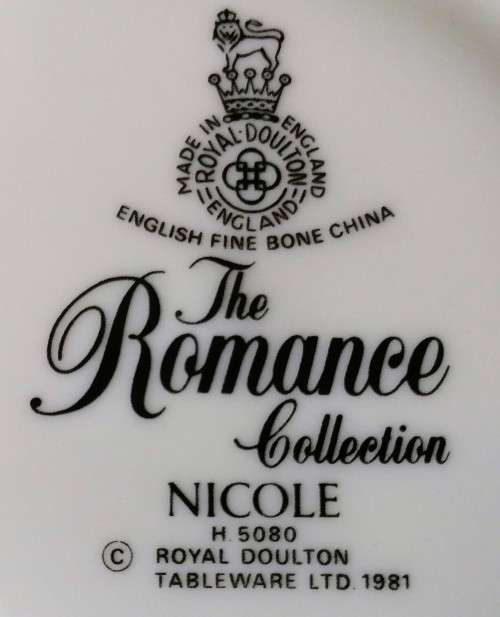 Vintage Royal Doulton -  Tea set with milk jug and sugar bowl - Nicole H 5080 - Romance Collection