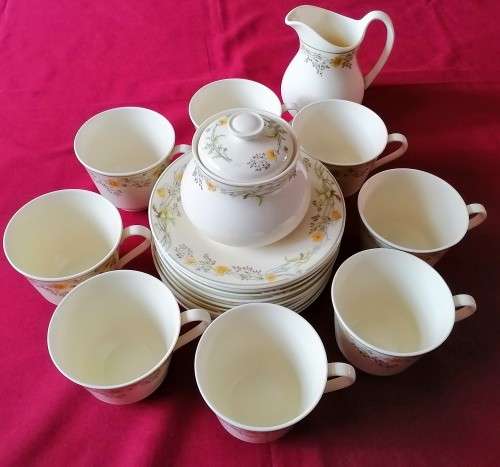 Vintage Royal Doulton -  Tea set with milk jug and sugar bowl - Nicole H 5080 - Romance Collection