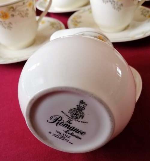 Vintage Royal Doulton -  Tea set with milk jug and sugar bowl - Nicole H 5080 - Romance Collection
