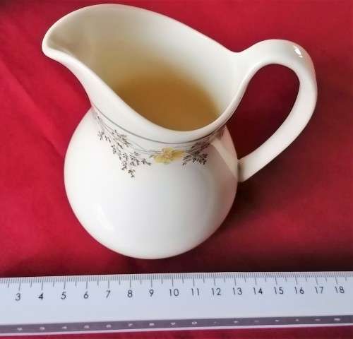 Vintage Royal Doulton -  Tea set with milk jug and sugar bowl - Nicole H 5080 - Romance Collection