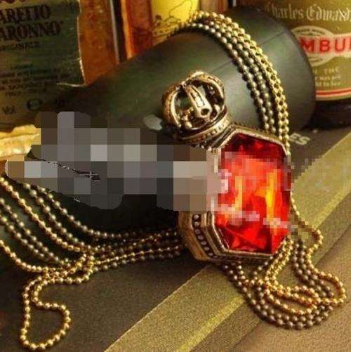 vintage replica crown pendant