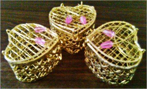 BEAUTIFUL HEART SHAPE TRINKET JEWELLERY BOX !