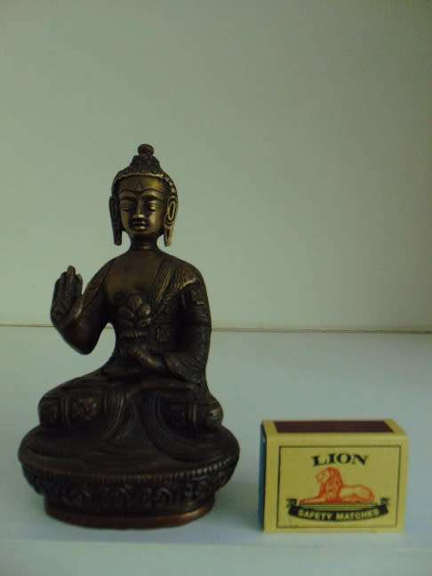 Bronze Oriental Figurine - Exquisitely detailed