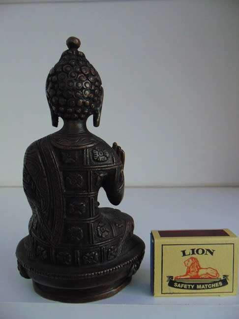 Bronze Oriental Figurine - Exquisitely detailed