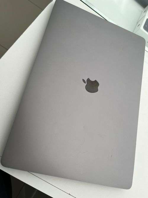 MacBook Pro 16-Inch `Core i7` 16GB 512GB SSD (Pre-Owned)