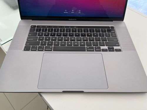 MacBook Pro 16-Inch `Core i7` 16GB 512GB SSD (Pre-Owned)