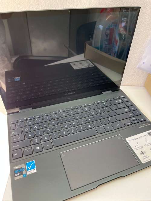 Asus Zenbook flip 13 |i7 | 256gb