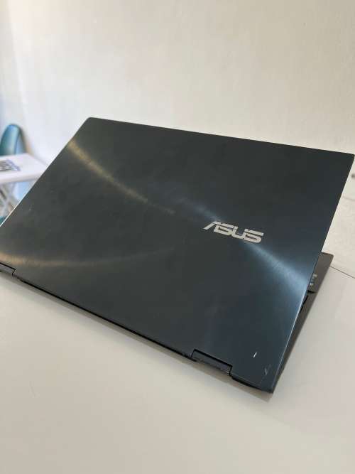Asus Zenbook flip 13 |i7 | 256gb
