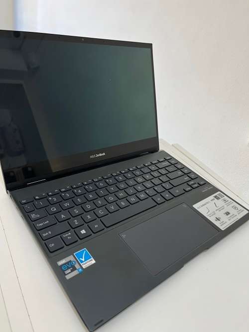 Asus Zenbook flip 13 |i7 | 256gb