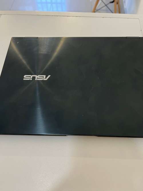 Asus Zenbook flip 13 |i7 | 256gb