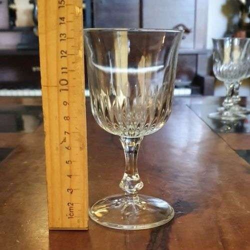 Gorgeous Set of 7 White Wine Glasses.