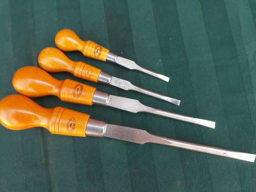 Unused condition vintage Beechwood handled cabinet screwdrivers