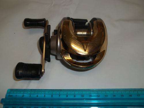 THREE NICE FISHING REELS HAVE A LOOK ONE BID FOR ALL THREE